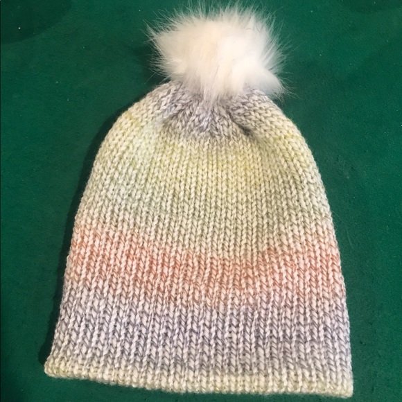Pom Pom beanies - Picture 8 of 10